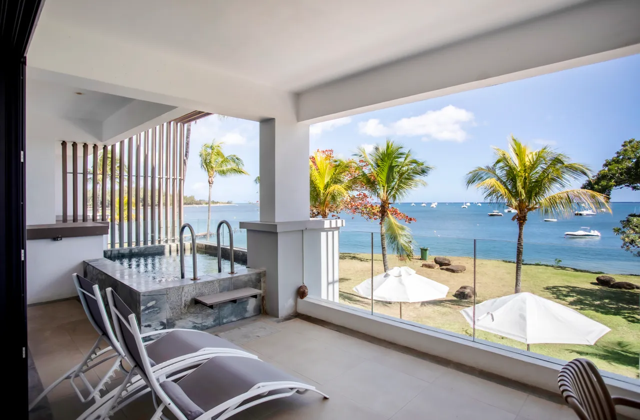 Prima balcony with a jacuzzi and ocean view